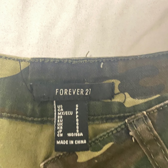 Shorts - Picture 3 of 3